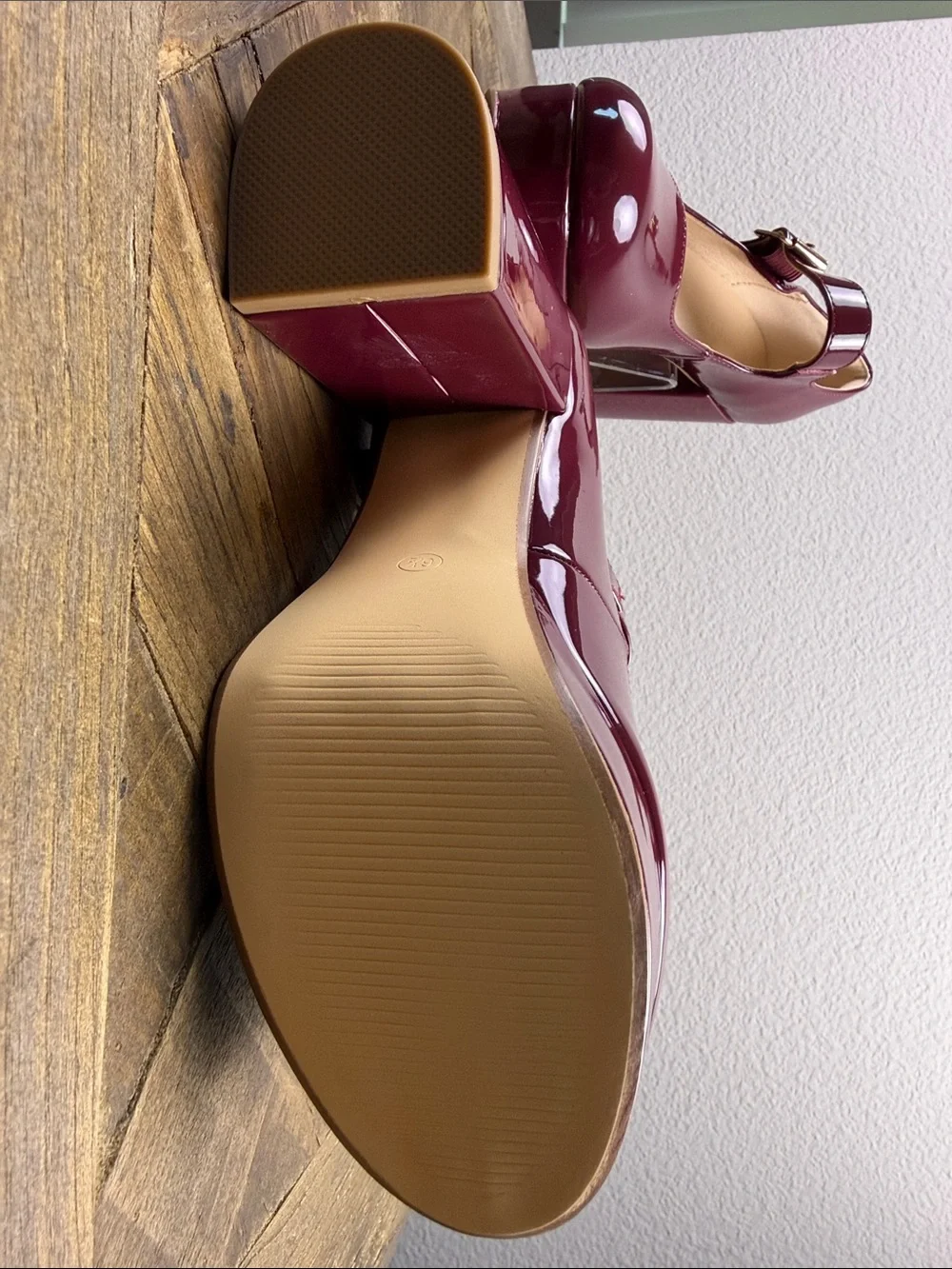Size 6.5 Coutgo Platform Mary Jane Heels in Burgundy Patent